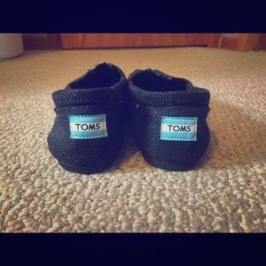 Black toms